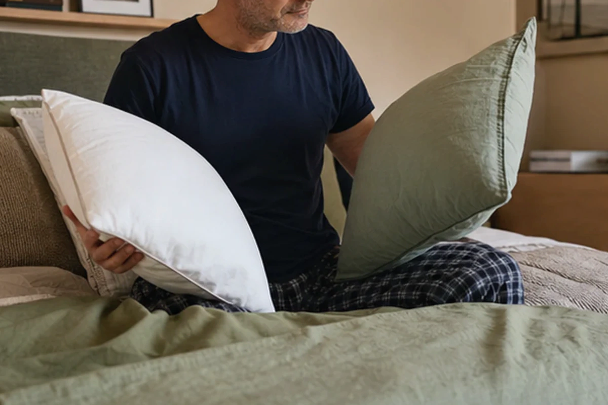 Auswahlsituation zu Memory-Foam-Kissen gegen Schwitzen: Höhe und Nachgiebigkeit im Blick