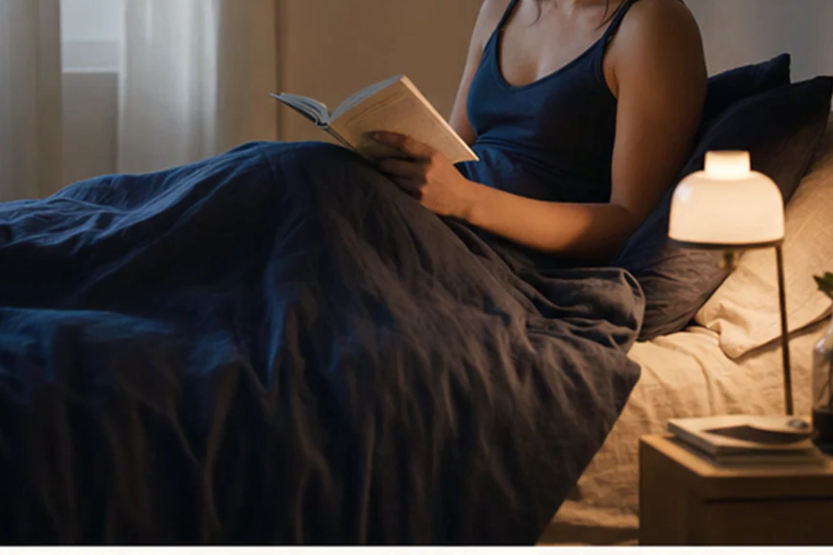 Authentischer Handgriff im Schlafalltag zu Bett1 Bodyguard Haltbarkeit mit Blick auf Modellaufbau