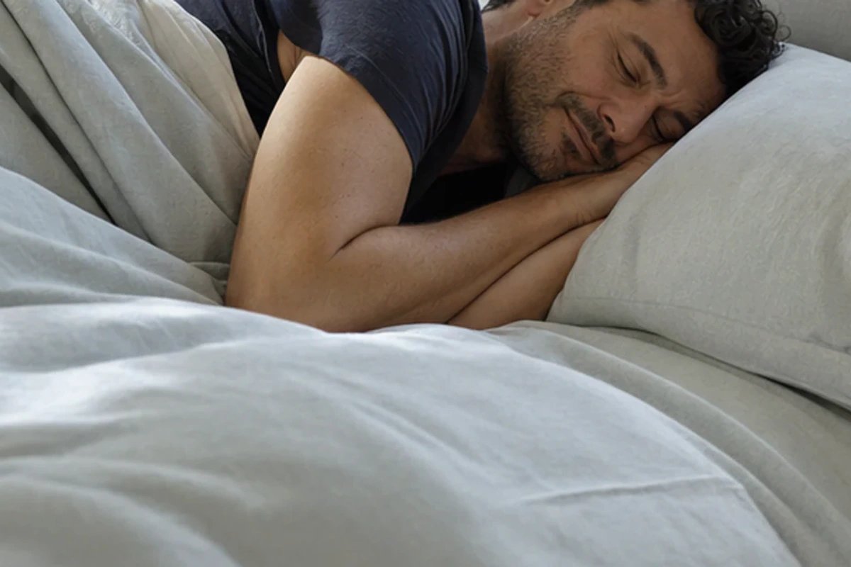 Bewohnte Schlafatmosphäre zum Ratgeber Memory-Foam-Schlafmaske Vergleich für Varianten nachvollziehbar vergleichen