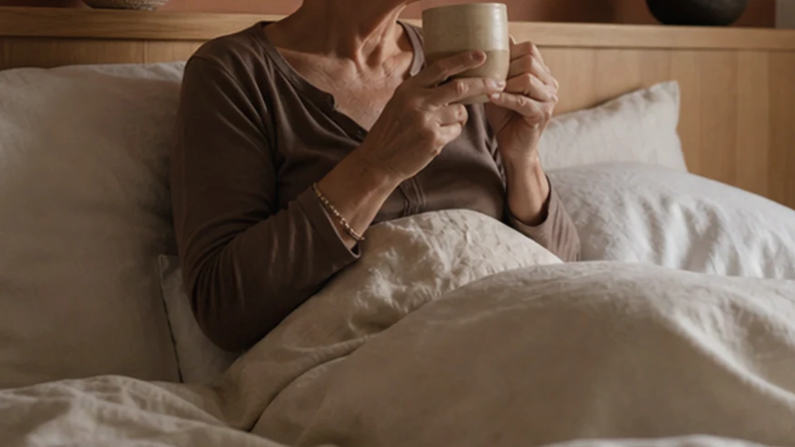Ruhige Schlafszene zum Ratgeber Futonbett günstig kaufen