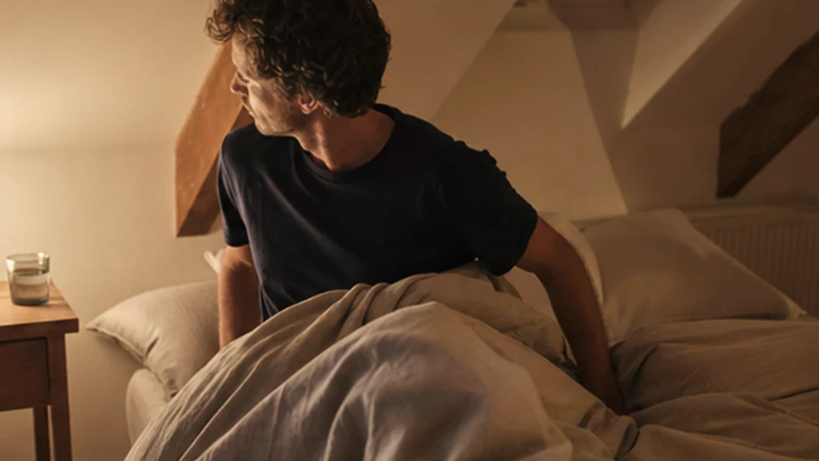 Ruhige Schlafszene zum Ratgeber Schlafzimmer Beleuchtung Routine