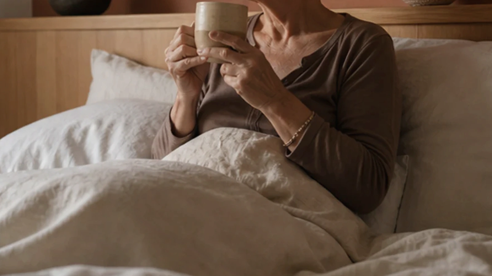 Ruhige Schlafszene zum Ratgeber Schlafzimmer Farben optimaler Wert