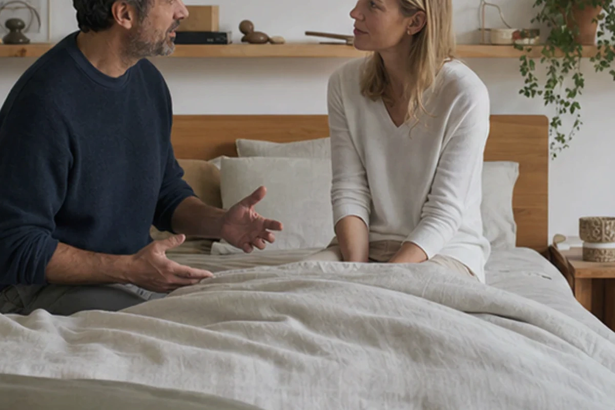Authentischer Handgriff im Schlafalltag zu Schlafzimmer Luftfeuchtigkeit Test und Kriterien mit Blick auf Temperatur