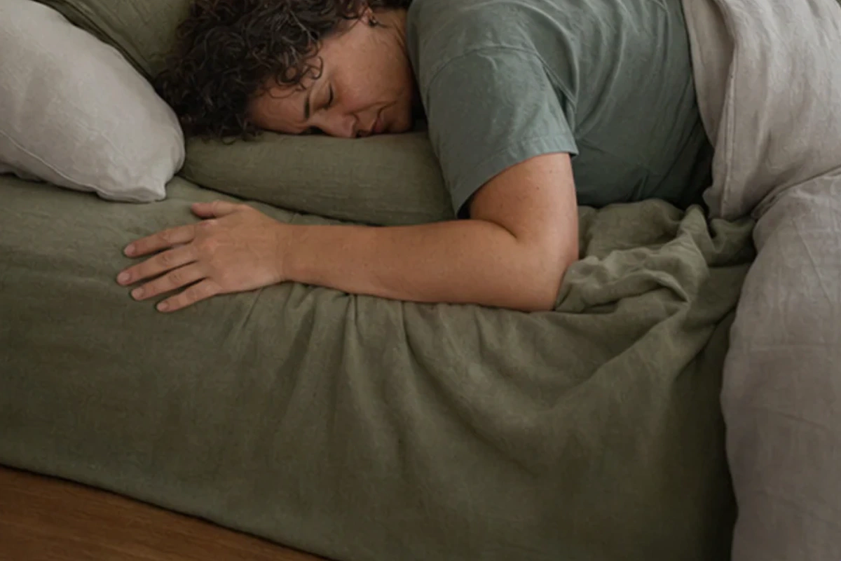Ruhiger Alltagsmoment zum Ratgeber Schlafzimmer Temperatur Hausmittel nach einer bewussten Entscheidung rund um Hausmittel